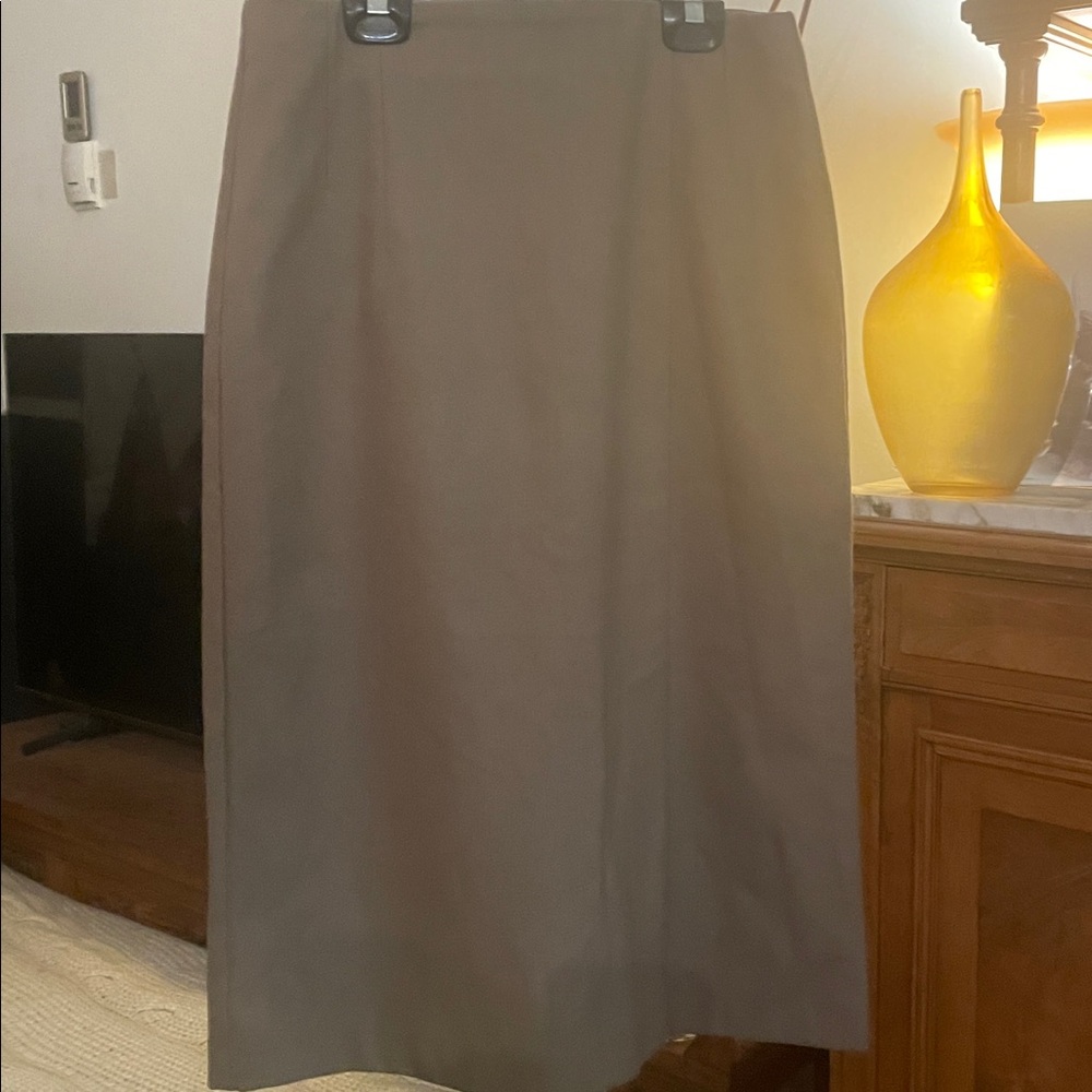 Elegant dove grey Pencil Skirt, Lined with built in slip